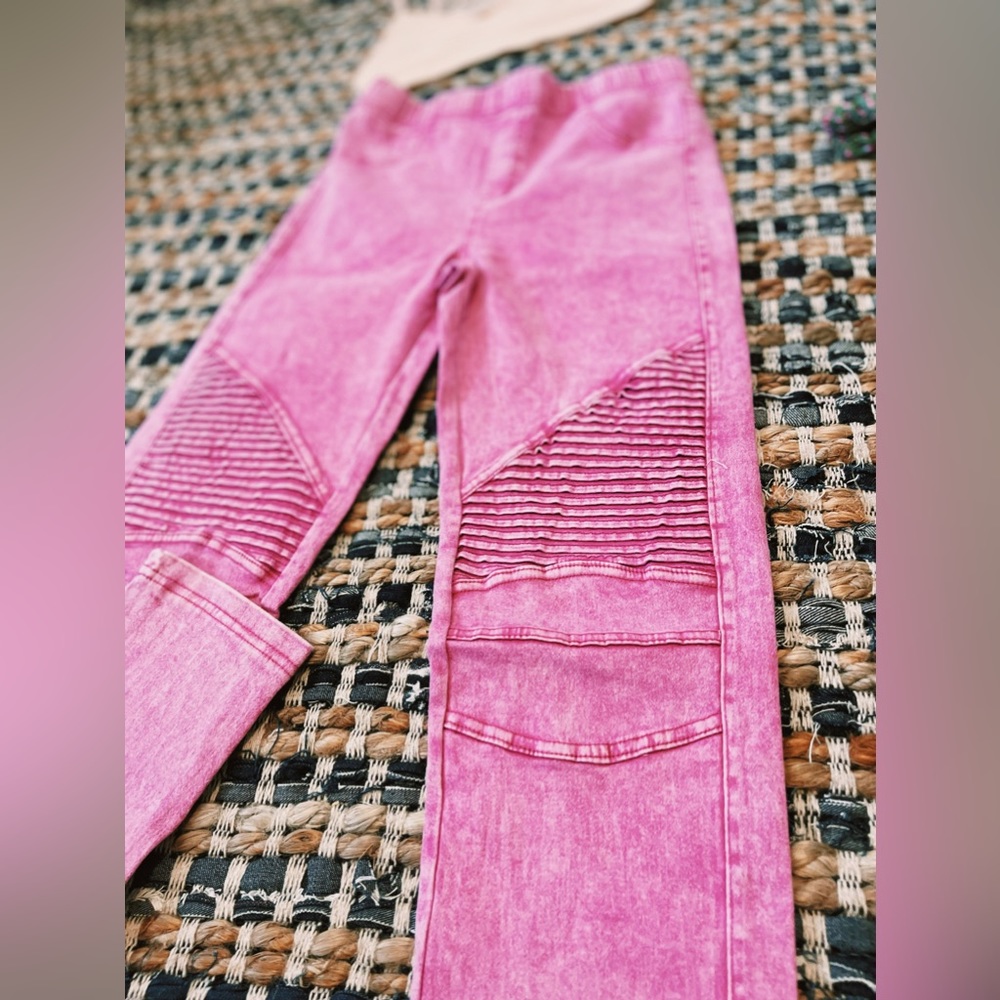 Barbie Pink Mineral Washed Moto Leggings with Ankle Zipper Beulah NWT - Picture 5 of 15